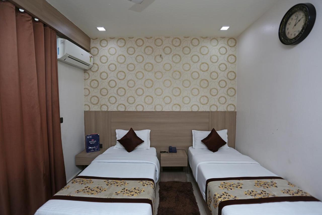 Capital O 5663 Gs Inn Chinhat Esterno foto